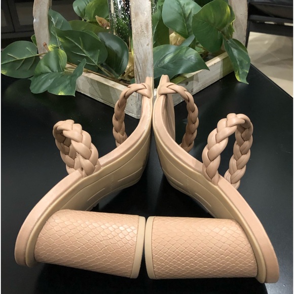 NWT! Dolce Vita Braided Sandal - Picture 5 of 10